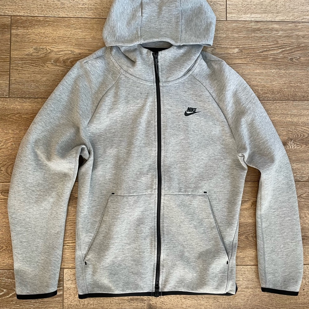 Nike Tech Fleece men’s size L
